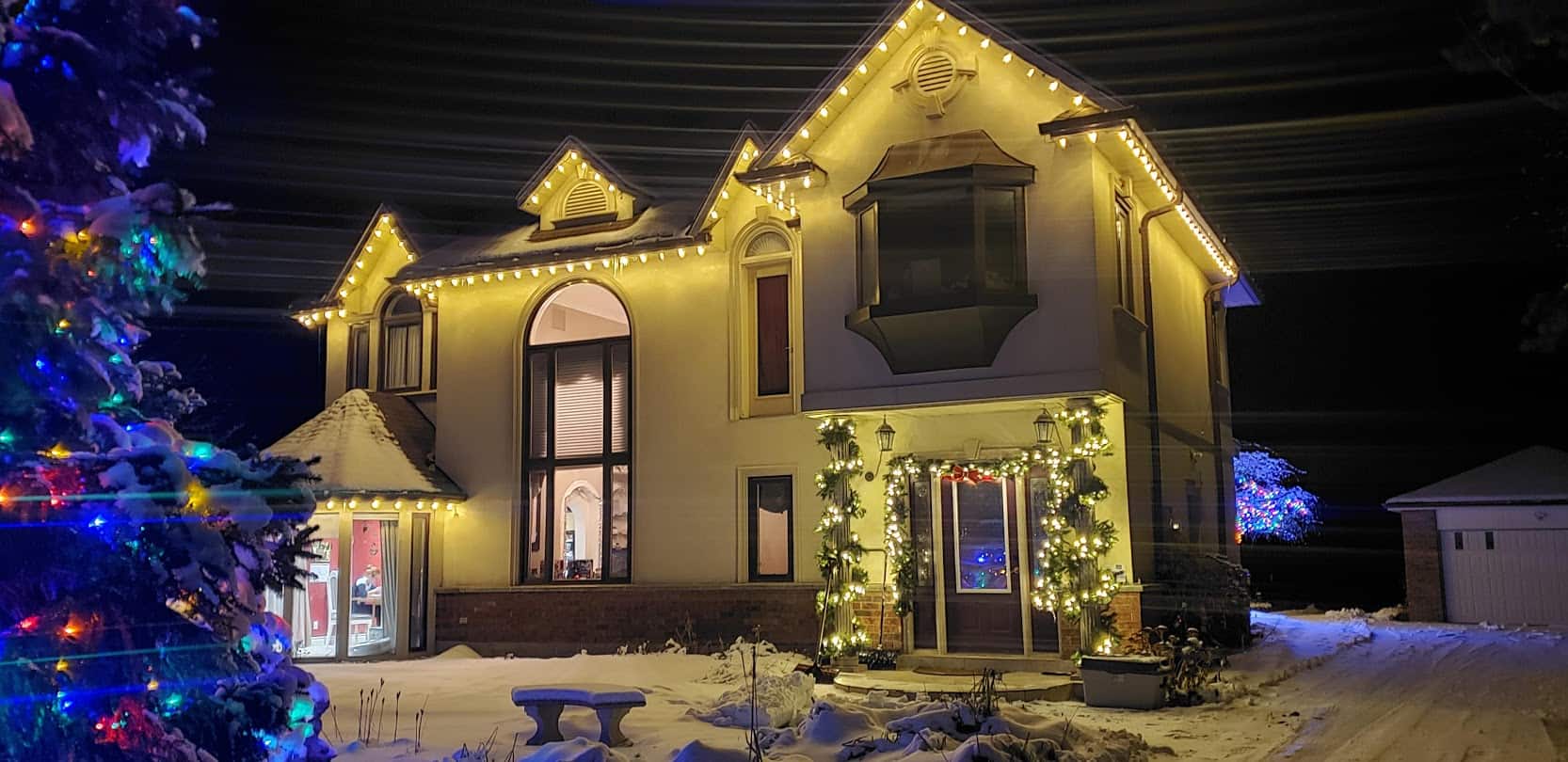 2020 Christmas Lights Installation Service Toronto